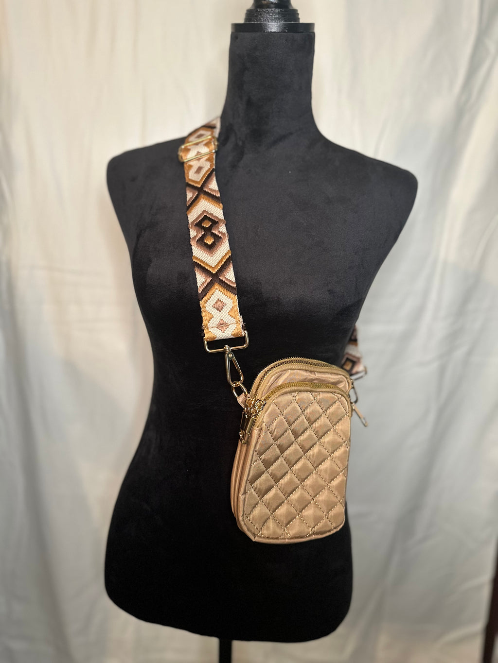 CROSSBODY SLING BAG