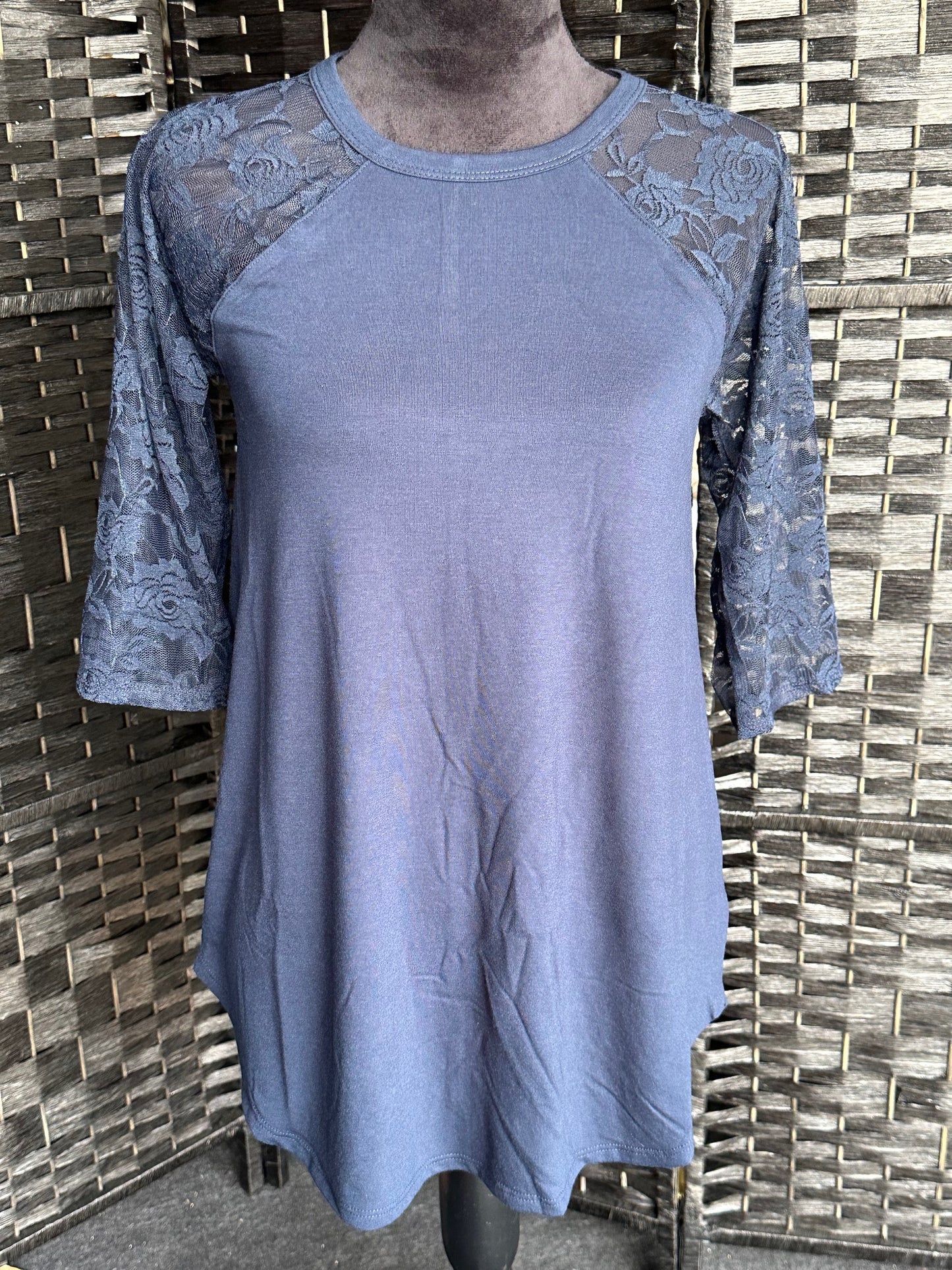 3/4 Lace Sleeve Top